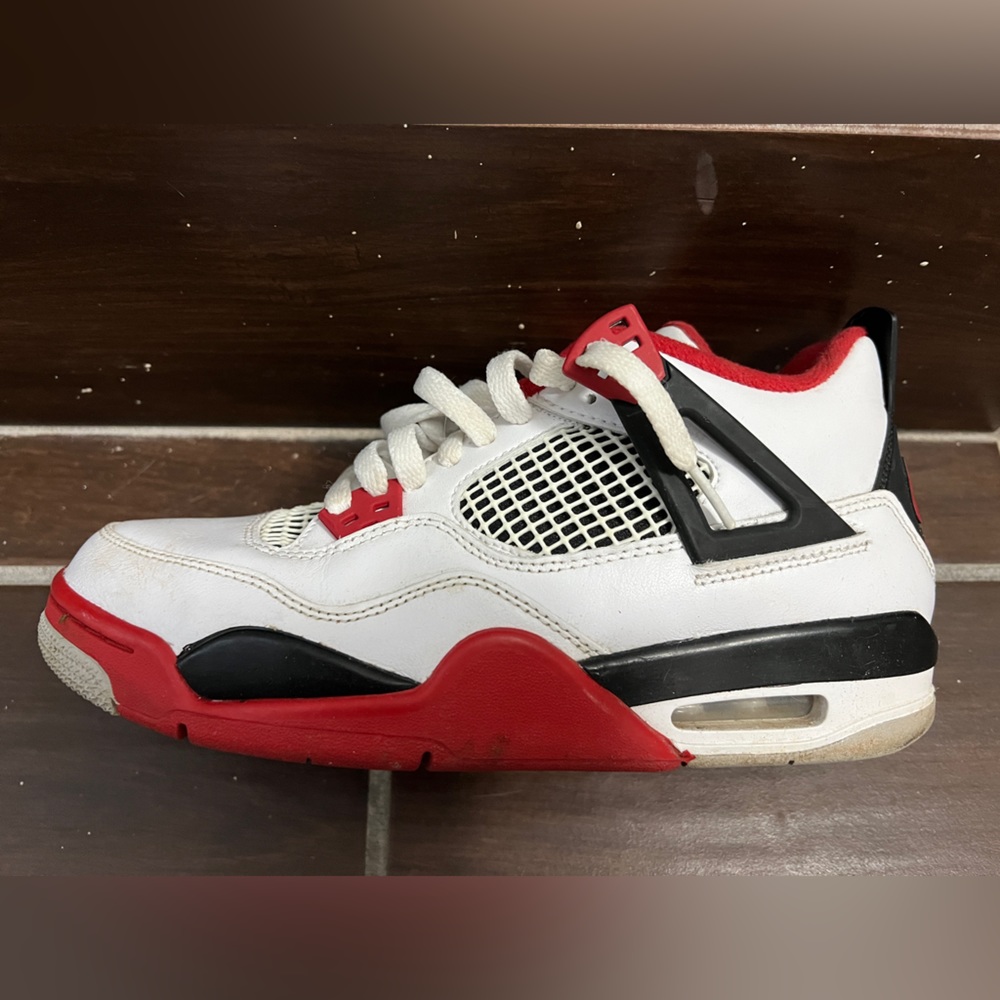 Air Jordan 4 Retro OG "Fire Red" 2020